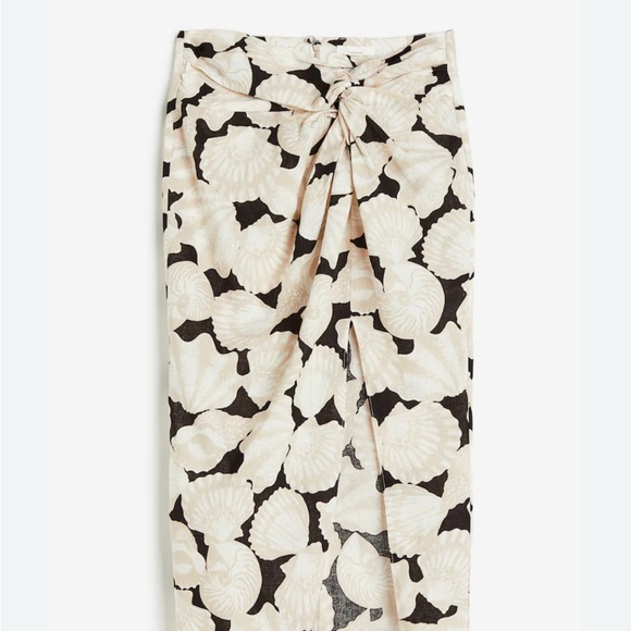 H&M Black and Cream Leaf Print Skirt - Picture 4 of 4